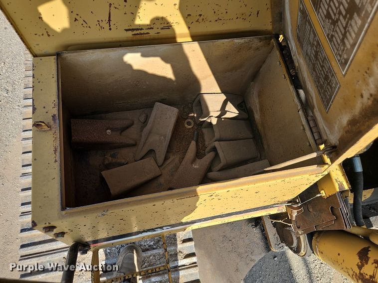 image for item DR8715 1992 Caterpillar  320L excavator