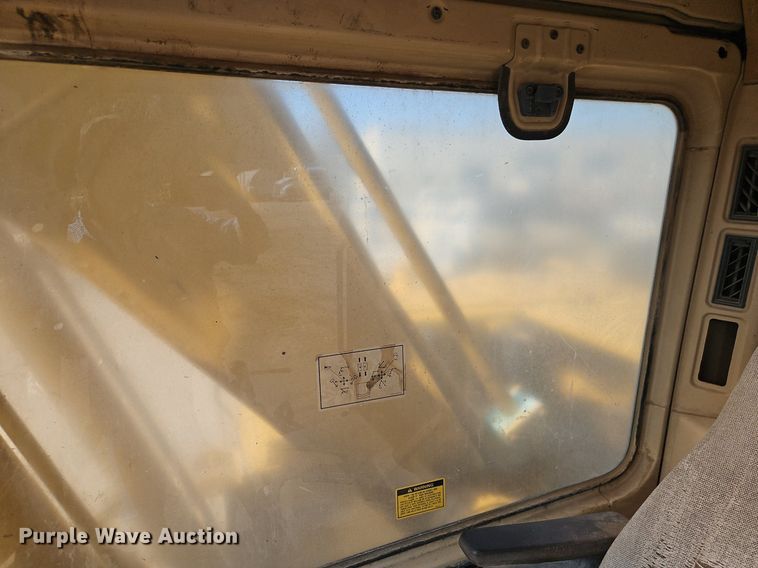 image for item DR8715 1992 Caterpillar  320L excavator