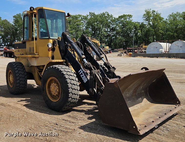 image for item DR8716 1990 Caterpillar  IT28B wheel loader