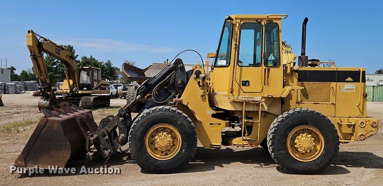 image for item DR8716 1990 Caterpillar  IT28B wheel loader