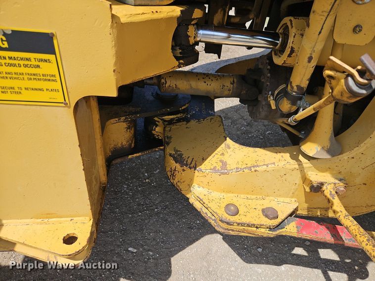 image for item DR8716 1990 Caterpillar  IT28B wheel loader