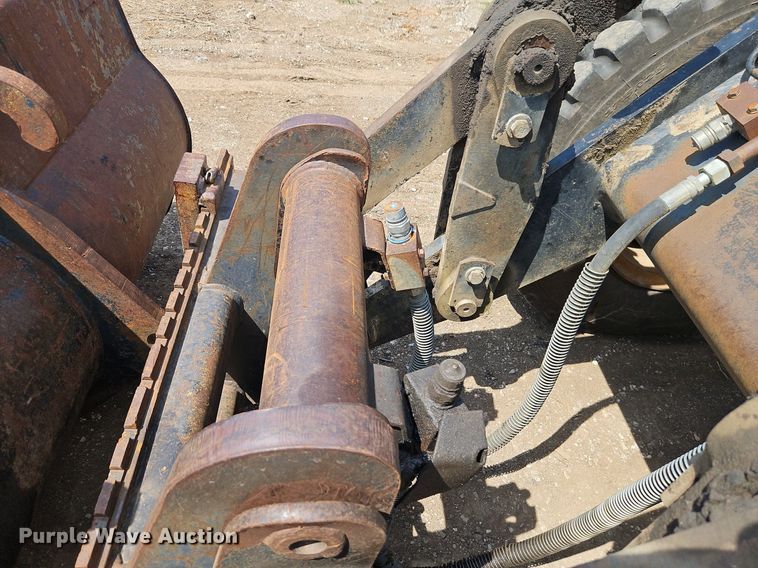 image for item DR8716 1990 Caterpillar  IT28B wheel loader