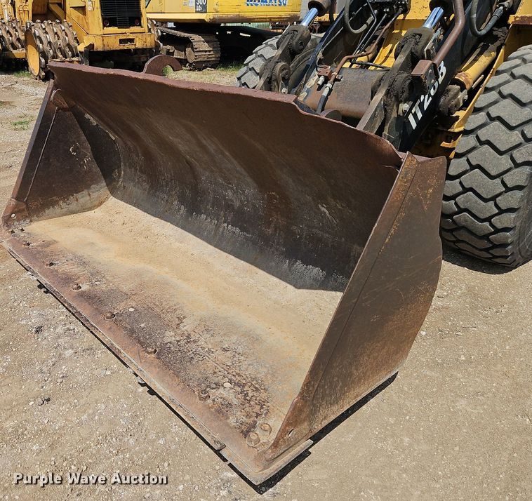 image for item DR8716 1990 Caterpillar  IT28B wheel loader