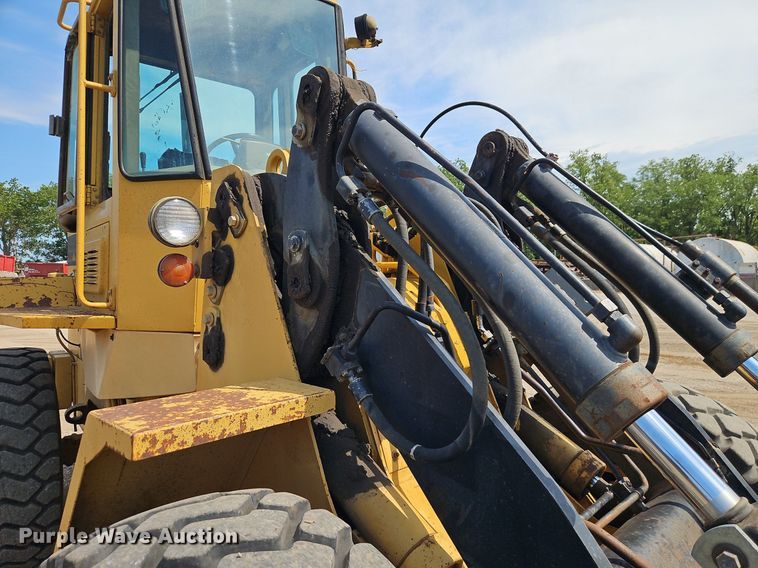 image for item DR8716 1990 Caterpillar  IT28B wheel loader