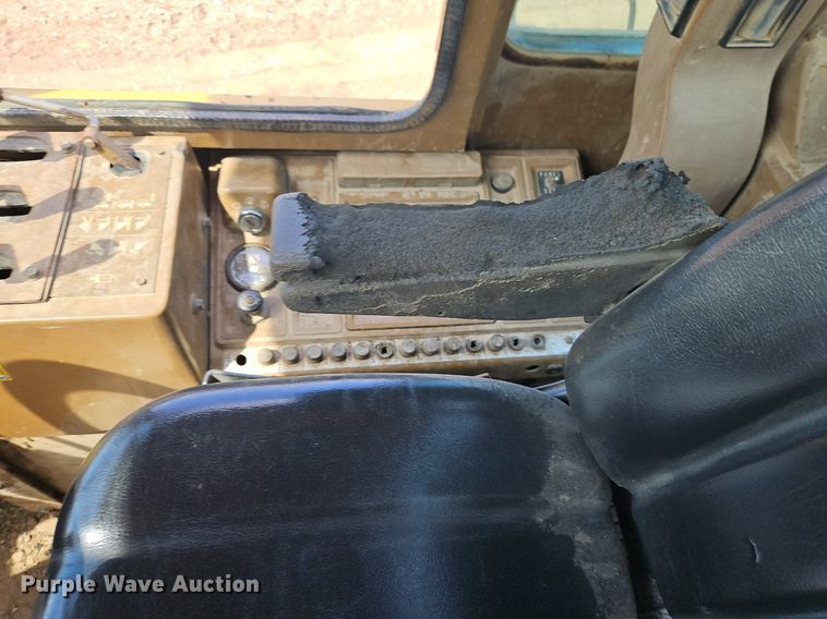 image for item DR8716 1990 Caterpillar  IT28B wheel loader