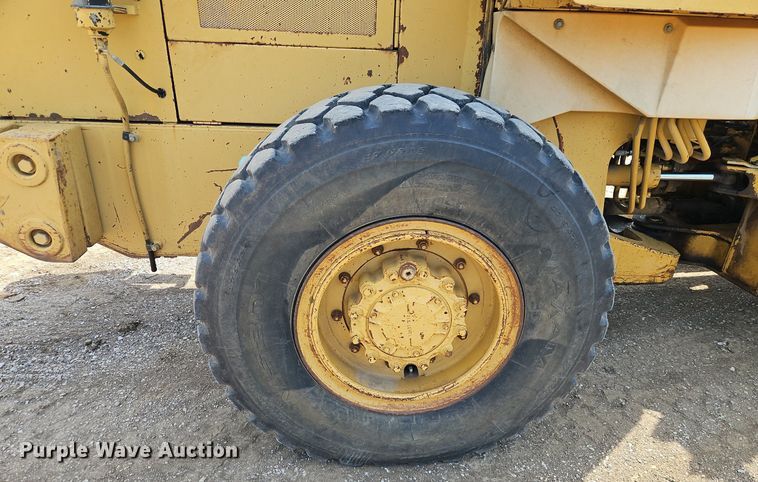 image for item DR8716 1990 Caterpillar  IT28B wheel loader