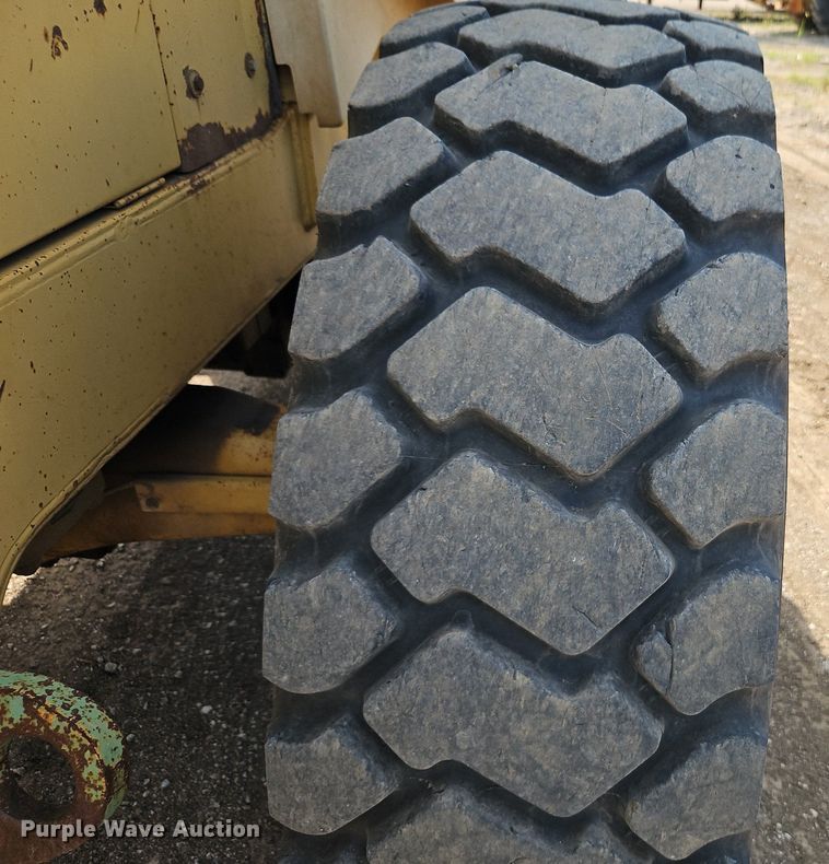 image for item DR8716 1990 Caterpillar  IT28B wheel loader