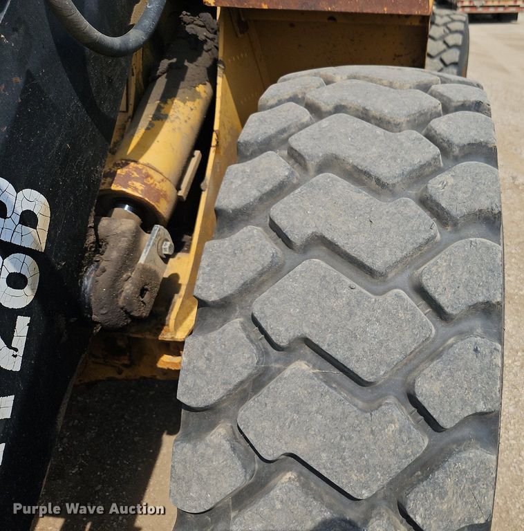 image for item DR8716 1990 Caterpillar  IT28B wheel loader