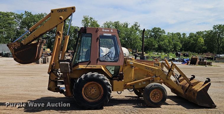 image for item DR8717 1985 Case 580 Super E backhoe