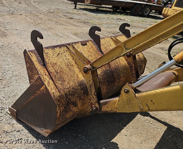 image for item DR8717 1985 Case 580 Super E backhoe