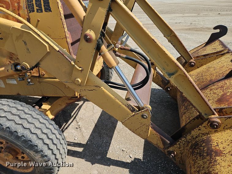 image for item DR8717 1985 Case 580 Super E backhoe