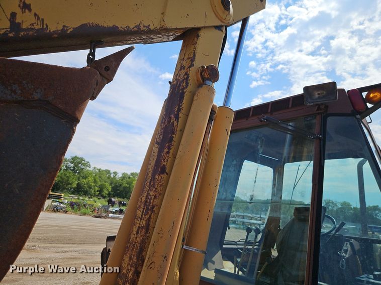 image for item DR8717 1985 Case 580 Super E backhoe