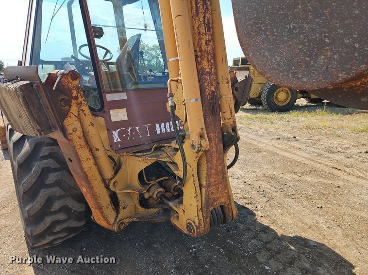 image for item DR8717 1985 Case 580 Super E backhoe