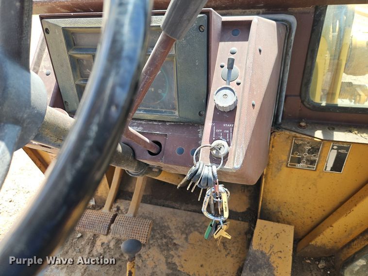 image for item DR8717 1985 Case 580 Super E backhoe