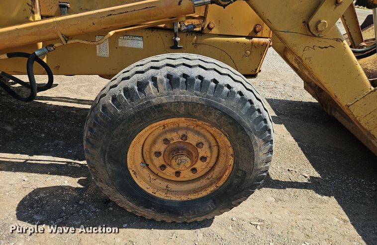 image for item DR8717 1985 Case 580 Super E backhoe