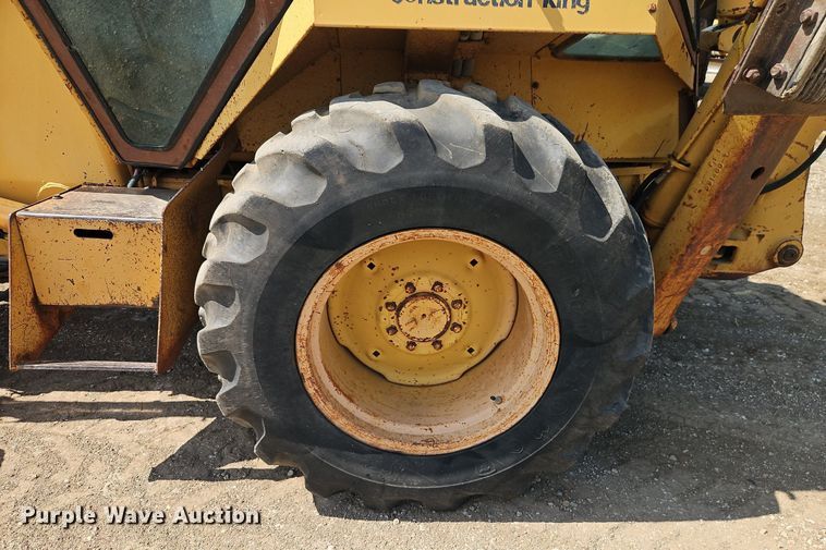 image for item DR8717 1985 Case 580 Super E backhoe