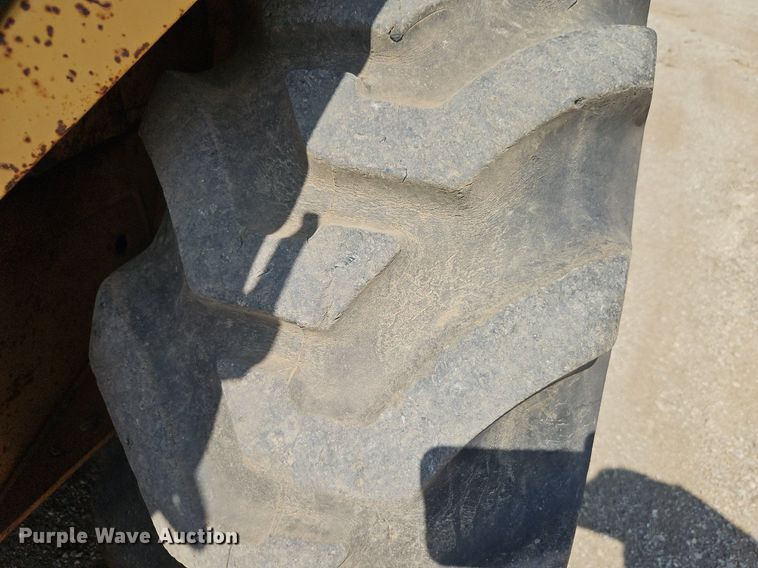 image for item DR8717 1985 Case 580 Super E backhoe