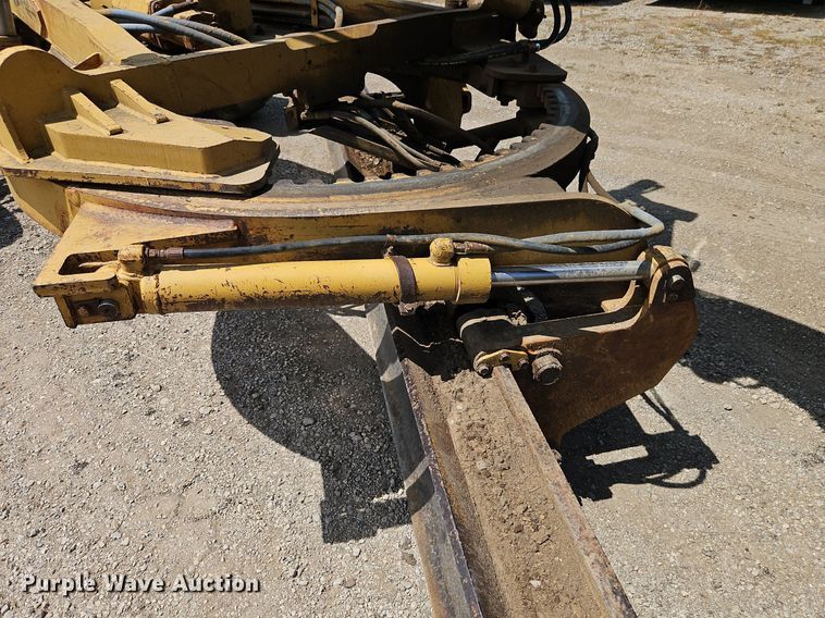 image for item DR8718 1977 Caterpillar  14G motor grader