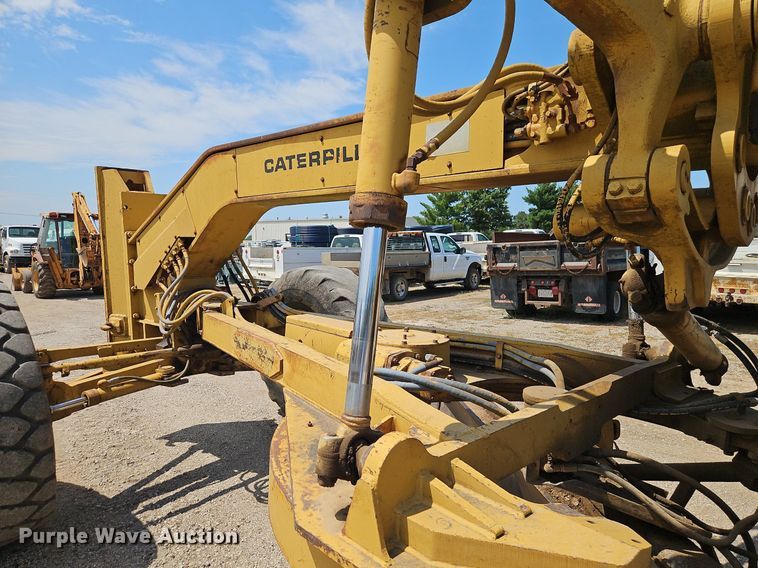 image for item DR8718 1977 Caterpillar  14G motor grader