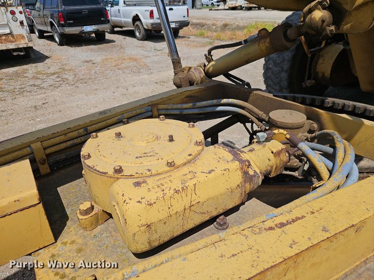 image for item DR8718 1977 Caterpillar  14G motor grader