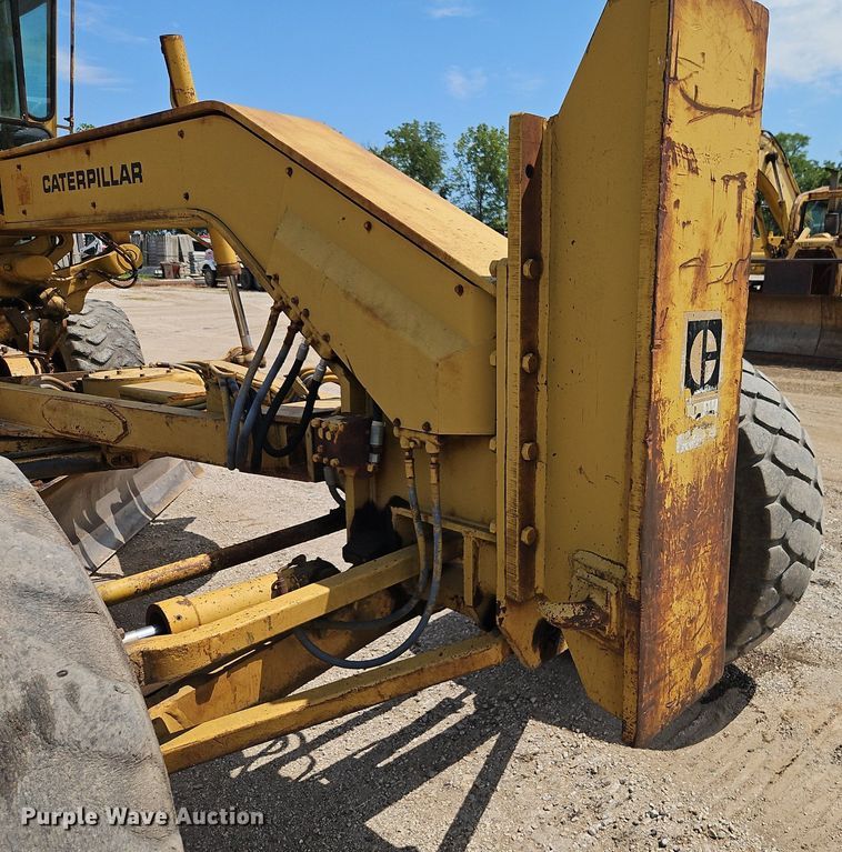 image for item DR8718 1977 Caterpillar  14G motor grader