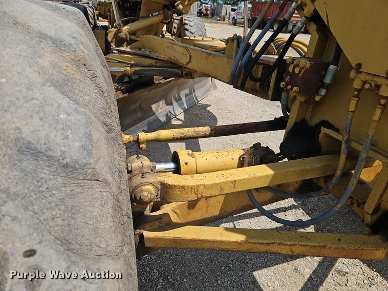 image for item DR8718 1977 Caterpillar  14G motor grader