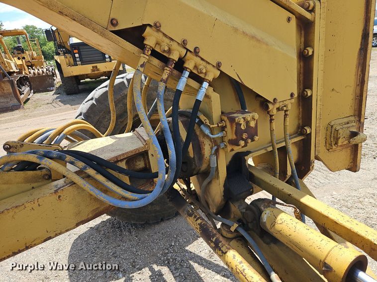 image for item DR8718 1977 Caterpillar  14G motor grader