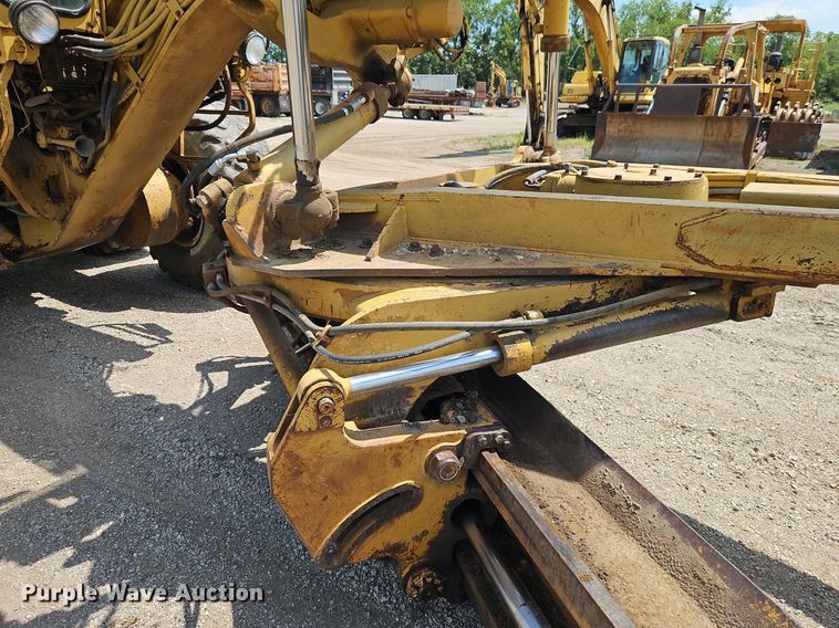 image for item DR8718 1977 Caterpillar  14G motor grader