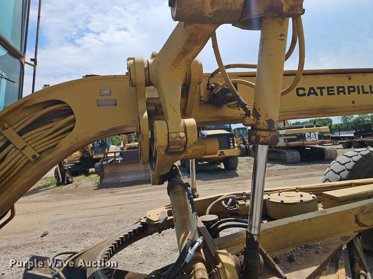 image for item DR8718 1977 Caterpillar  14G motor grader