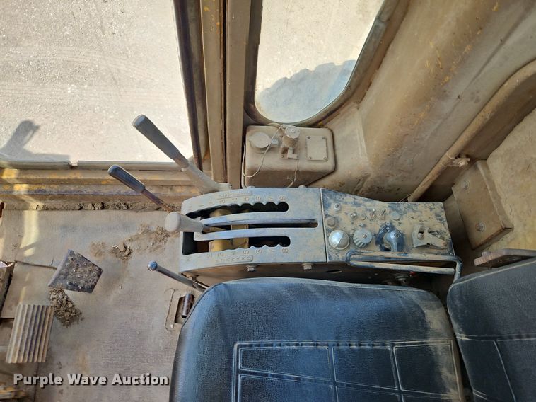 image for item DR8718 1977 Caterpillar  14G motor grader