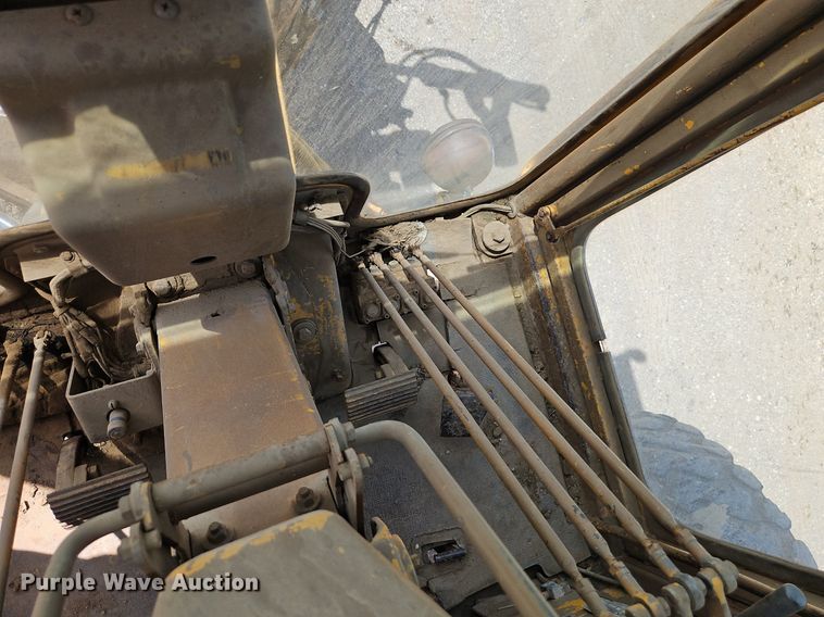 image for item DR8718 1977 Caterpillar  14G motor grader