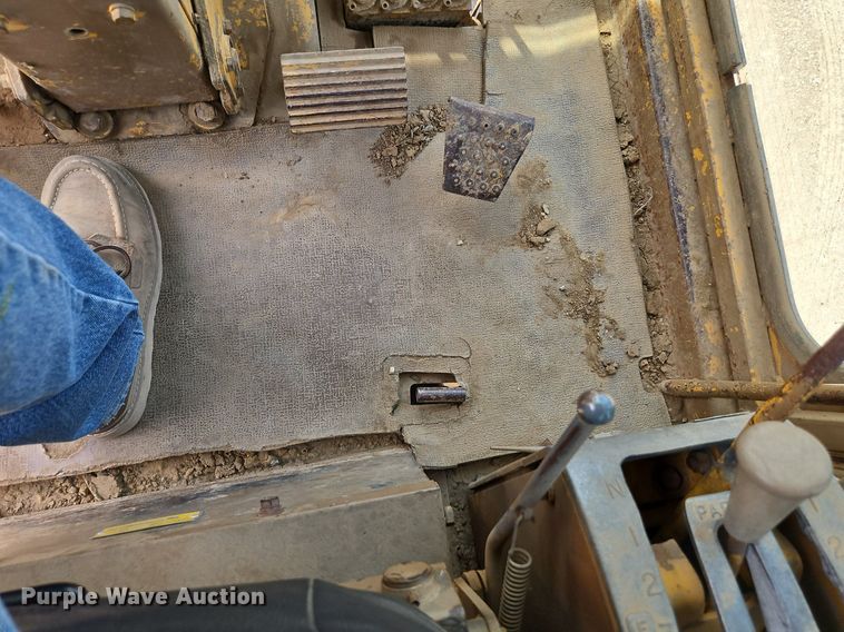 image for item DR8718 1977 Caterpillar  14G motor grader