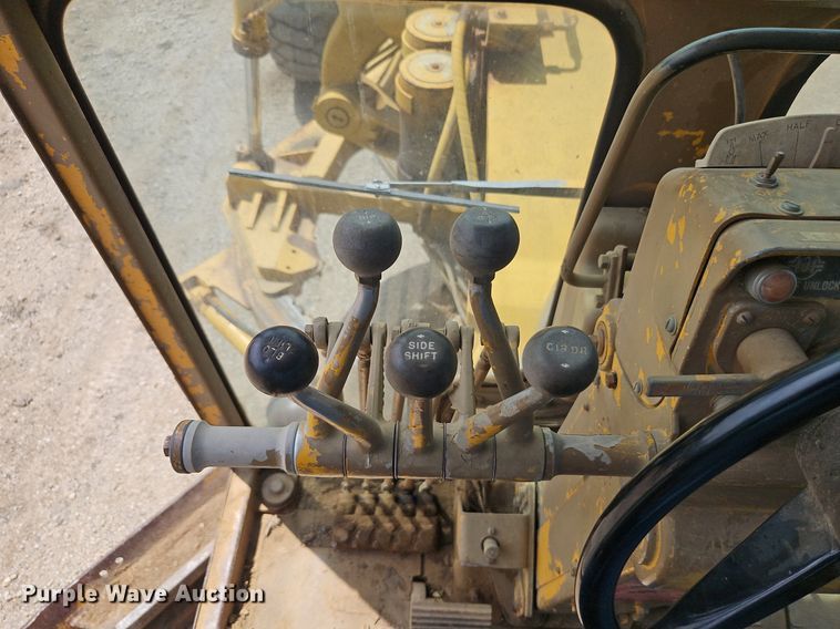 image for item DR8718 1977 Caterpillar  14G motor grader