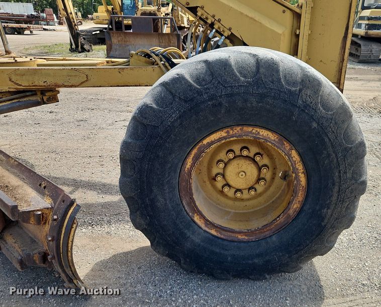 image for item DR8718 1977 Caterpillar  14G motor grader
