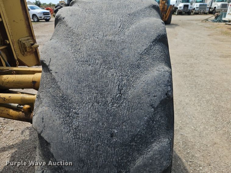 image for item DR8718 1977 Caterpillar  14G motor grader