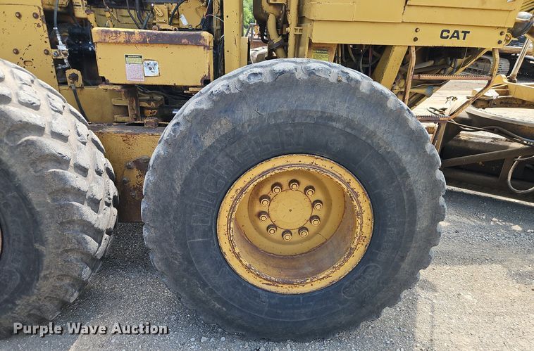image for item DR8718 1977 Caterpillar  14G motor grader