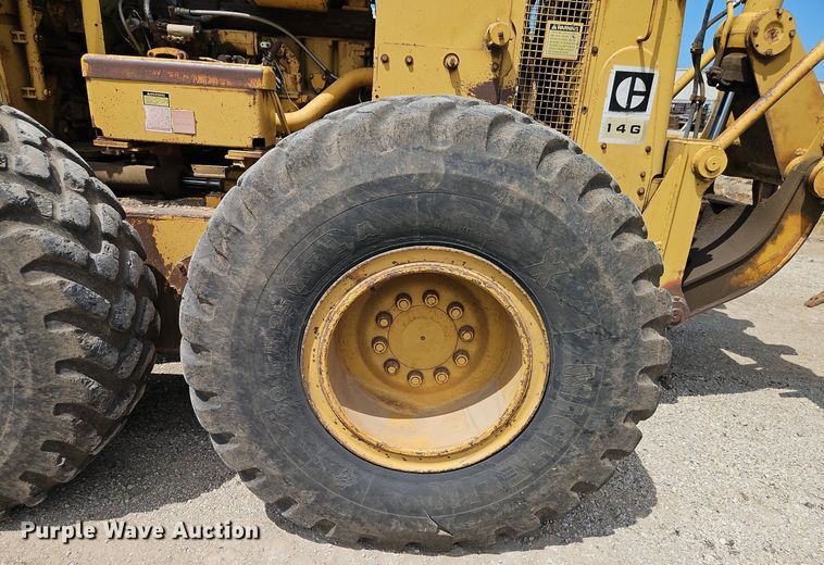 image for item DR8718 1977 Caterpillar  14G motor grader