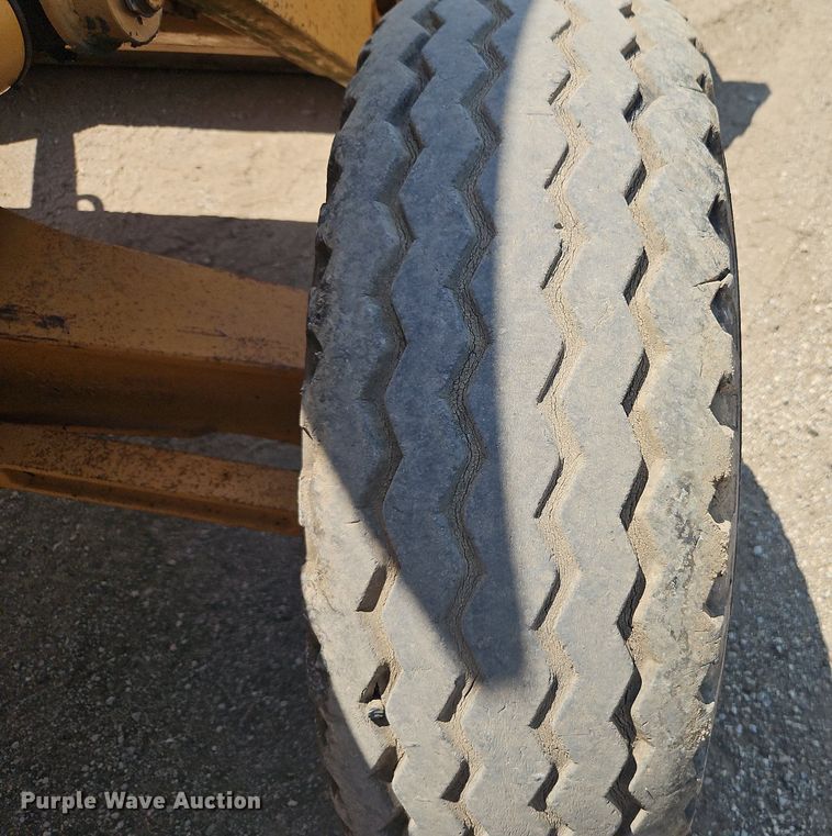 image for item DR8720 1992 Case 580 Super K backhoe