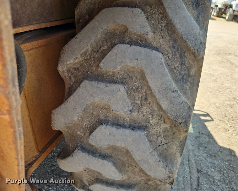 image for item DR8720 1992 Case 580 Super K backhoe