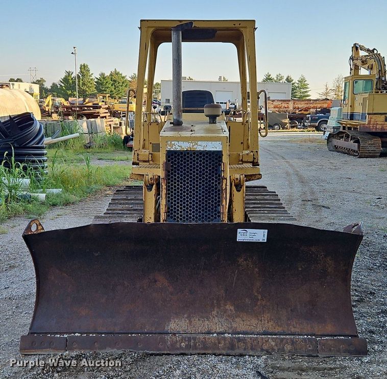 image for item DR8721 1989 Caterpillar  D4C dozer