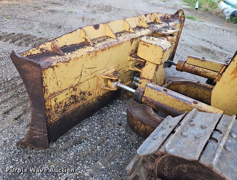 image for item DR8721 1989 Caterpillar  D4C dozer