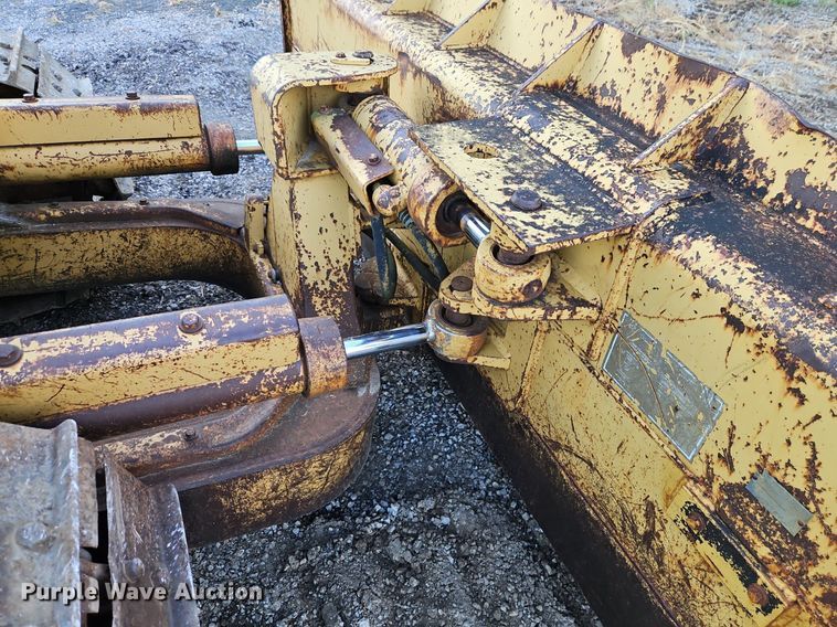 image for item DR8721 1989 Caterpillar  D4C dozer