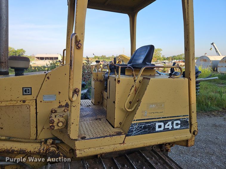 image for item DR8721 1989 Caterpillar  D4C dozer