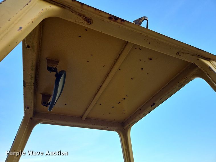 image for item DR8721 1989 Caterpillar  D4C dozer