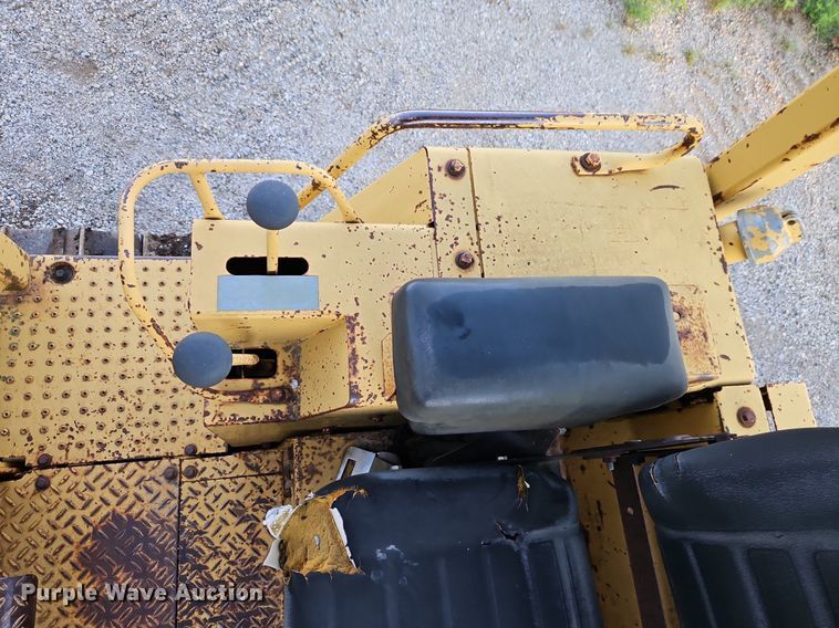 image for item DR8721 1989 Caterpillar  D4C dozer