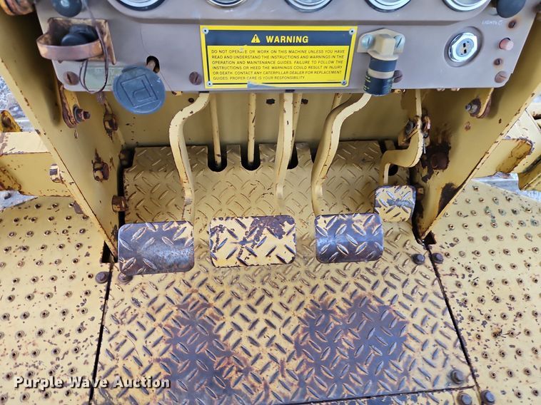 image for item DR8721 1989 Caterpillar  D4C dozer