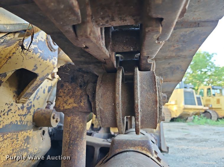 image for item DR8721 1989 Caterpillar  D4C dozer