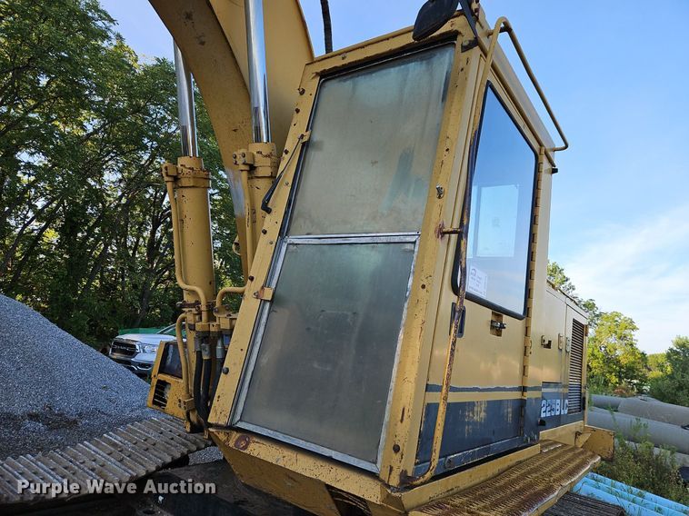 image for item DR8723 1989 Caterpillar  225B LC excavator