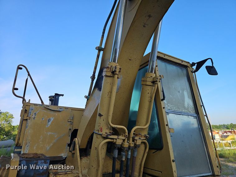 image for item DR8723 1989 Caterpillar  225B LC excavator