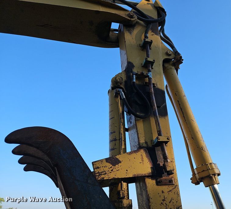 image for item DR8723 1989 Caterpillar  225B LC excavator